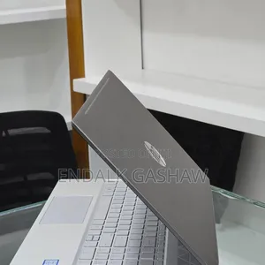 New Laptop HP Pavilion 15 8GB Intel Core i7 SSD 256GB