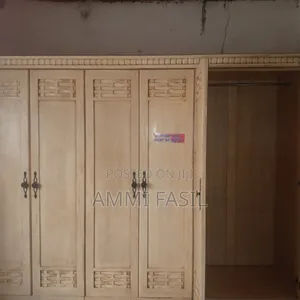 ቁም ሳጥን አልጋ አለው