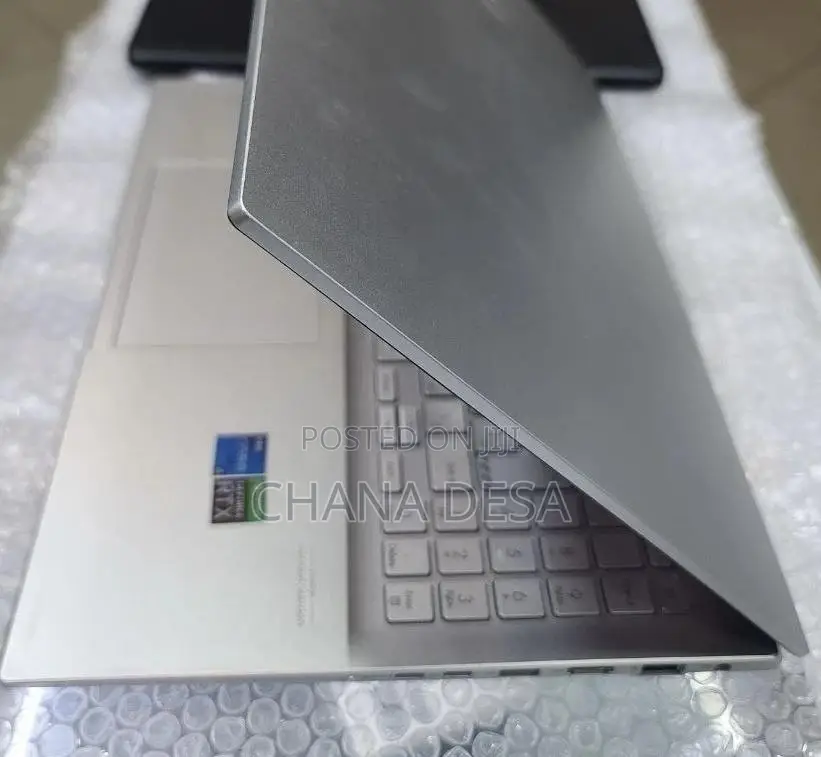 New Laptop Asus 16GB Intel Core i5 SSD 512GB
