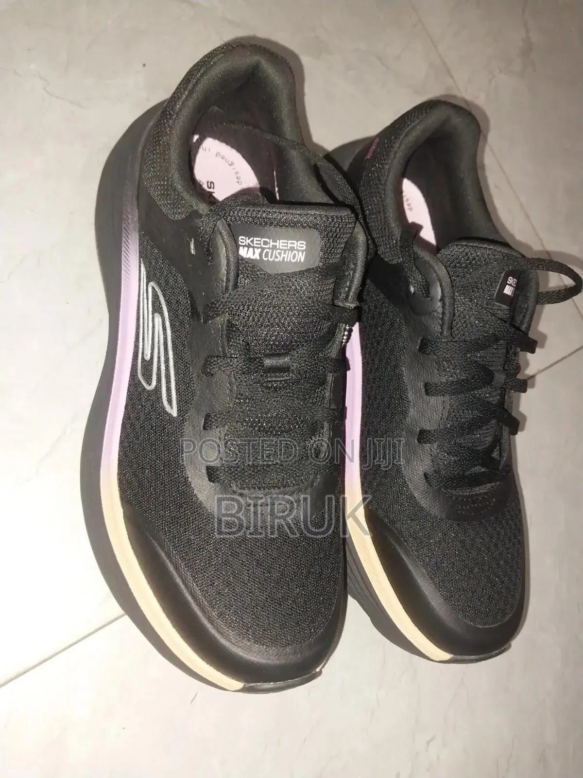 Skechers Max Cushioning Elite