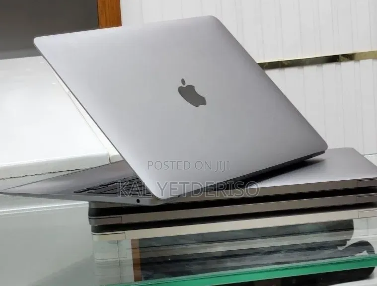 New Laptop Apple MacBook Air 2020 M1 8GB Intel Core i5 SSD 256GB