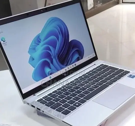 New Laptop HP EliteBook 830 G8 16GB Intel Core i5 SSD 512GB