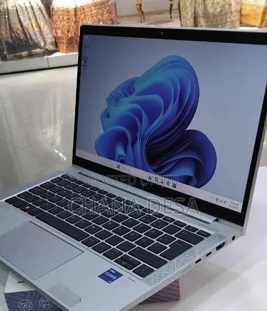 New Laptop HP EliteBook 830 G8 16GB Intel Core i5 SSD 512GB