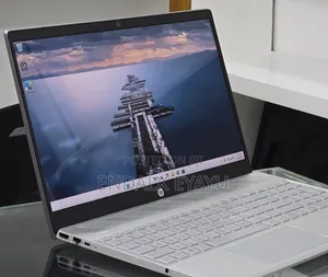 New Laptop HP Pavilion 15 8GB Intel Core i7 SSD 256GB