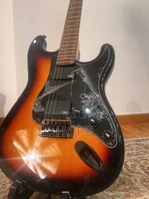 Sqoe St-Style Electric Guitar – 3-Tone Sunburst