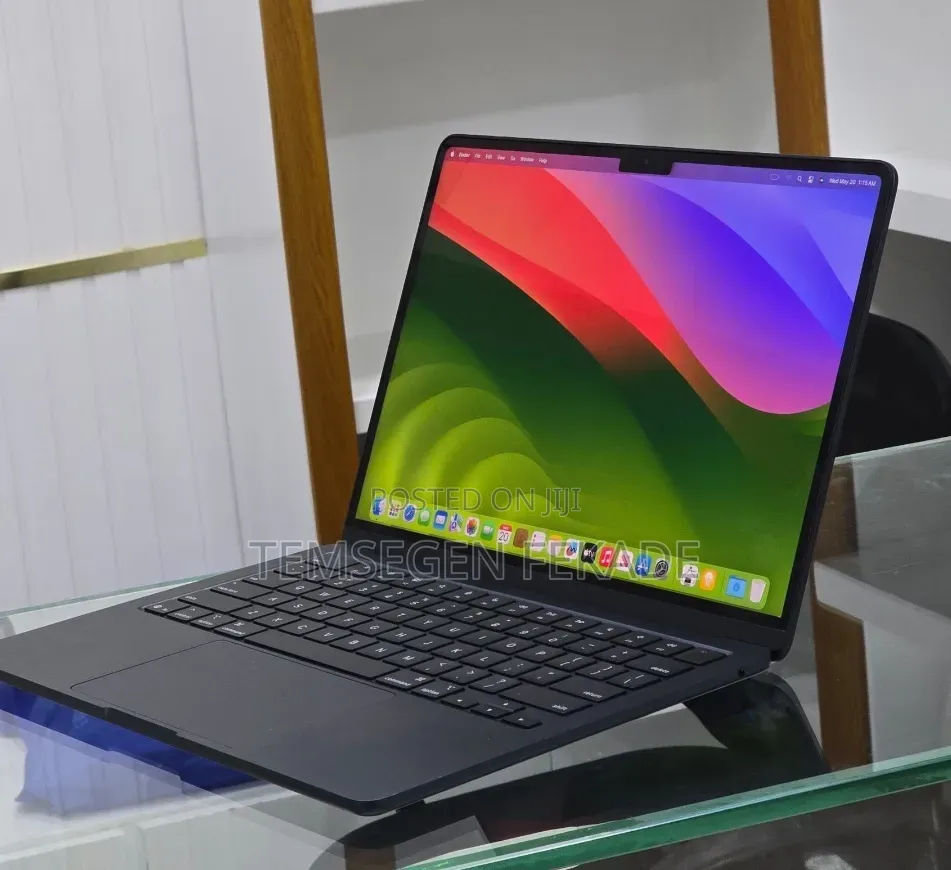 New Laptop Apple MacBook Air 2025 M4 16GB Apple M4 SSD 256GB