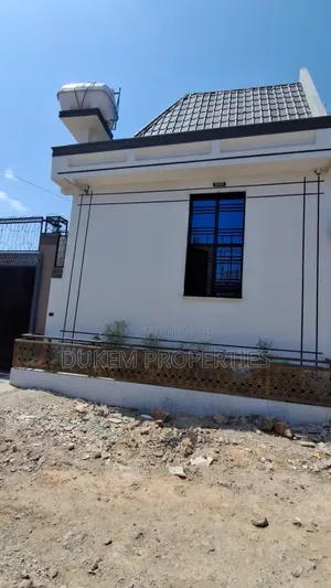 Furnished 4bdrm House in ዱከም ከተማ, East Shewa for sale