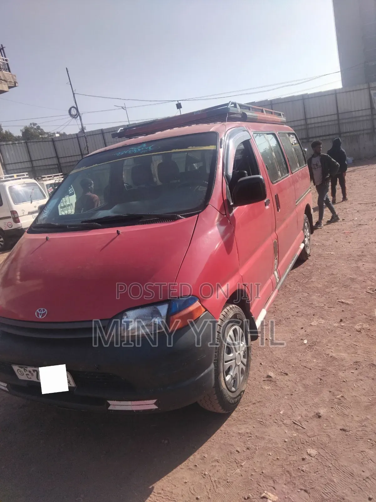 Toyota Grand HiAce 2000 Red