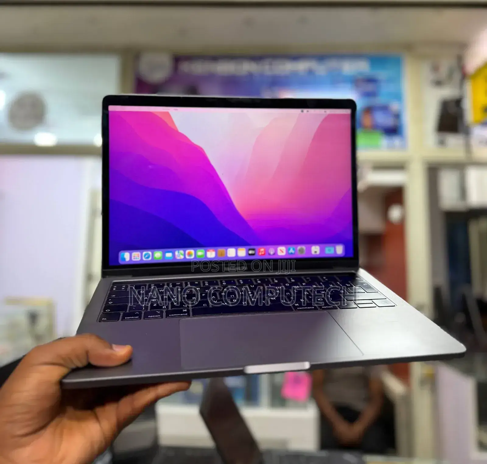 New Laptop Apple MacBook Pro 2019 8GB Intel Core i5 SSD 512GB