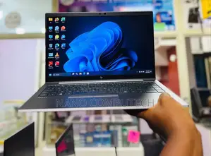 New Laptop HP ZBook Firefly G8 16GB Intel Core i7 SSD 512GB