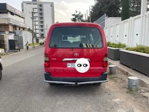 Toyota HiAce 2011 Red