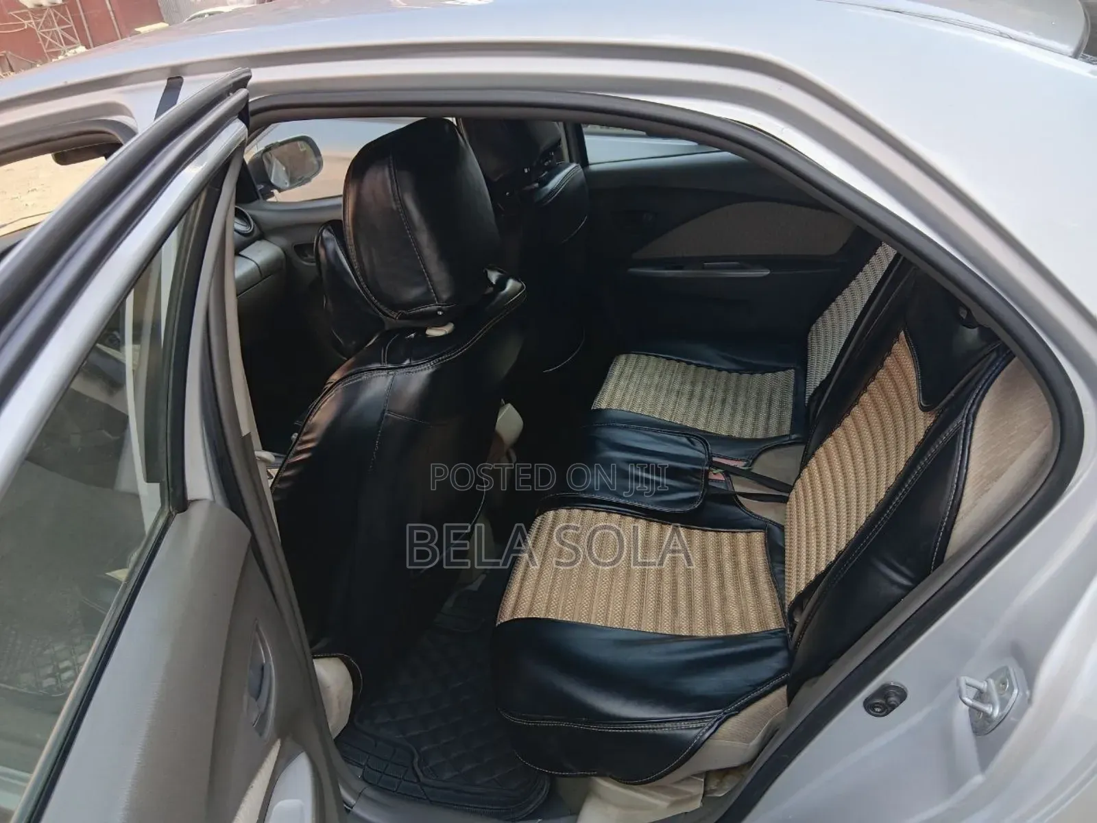 Toyota Belta 2010 Silver