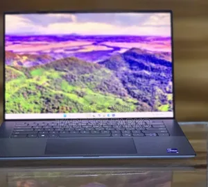 New Laptop Dell Precision 15 3541 16GB Intel Core i9 SSD 512GB