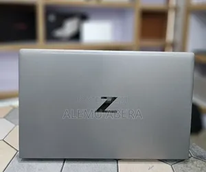 New Laptop HP ZBook Firefly G8 32GB Intel Core i7 SSD 512GB