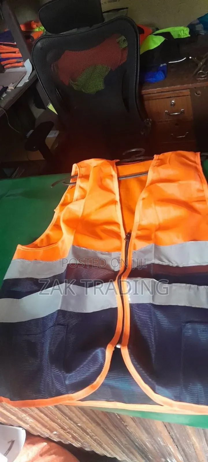 Reflective Safety Vest አንፀባራቂ