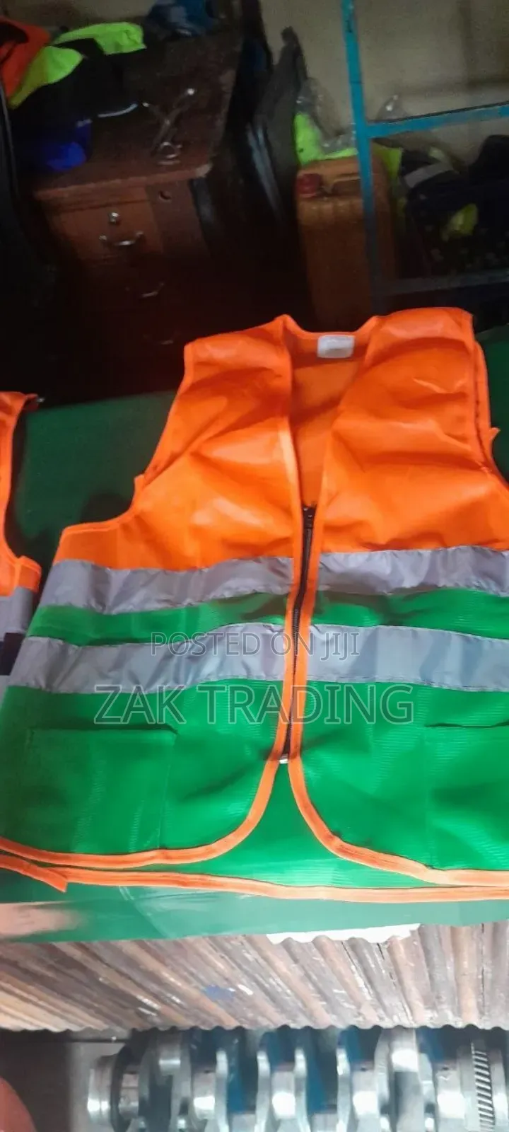 Reflective Safety Vest አንፀባራቂ
