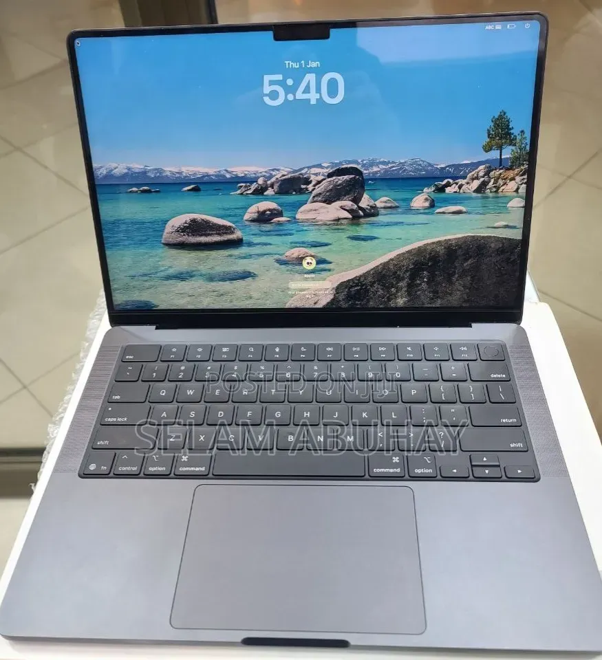New Laptop Apple MacBook Pro 2025 M5 16GB Apple M5 Pro SSD 512GB