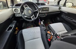 Toyota Yaris 2012 Gray