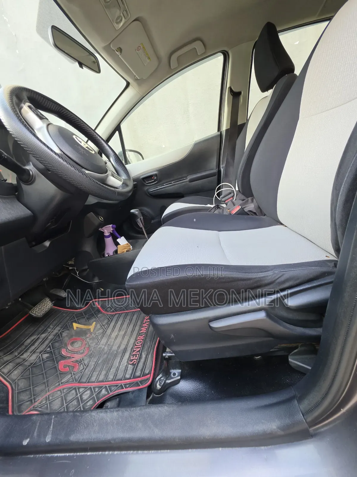 Toyota Yaris 2012 Gray