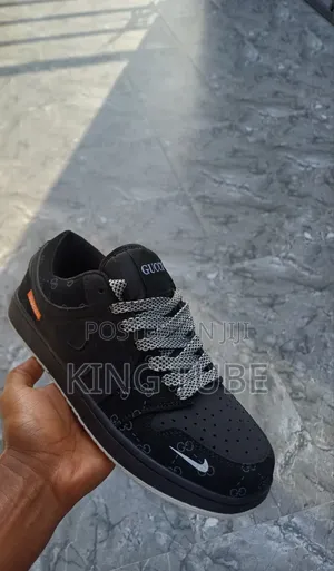 Nike Sb Dunk Low Sneaker With a Gucci-Inspired Design
