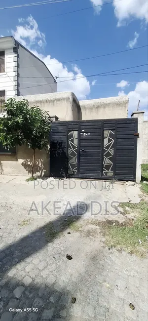 Furnished 4bdrm Villa in Bole Ayat for sale