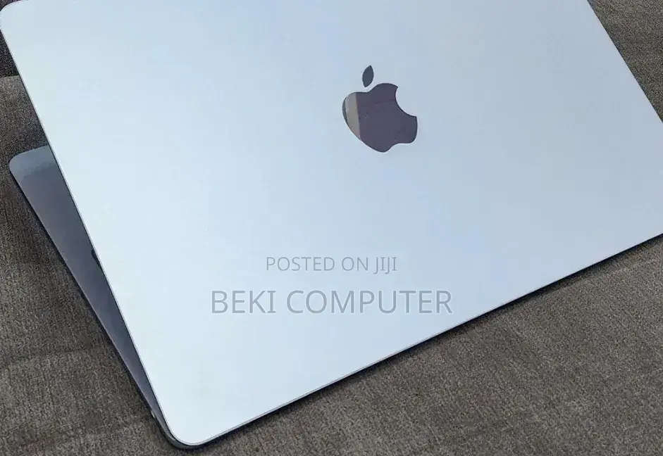 New Laptop Apple MacBook Air 2025 M4 16GB Apple M4 SSD 256GB