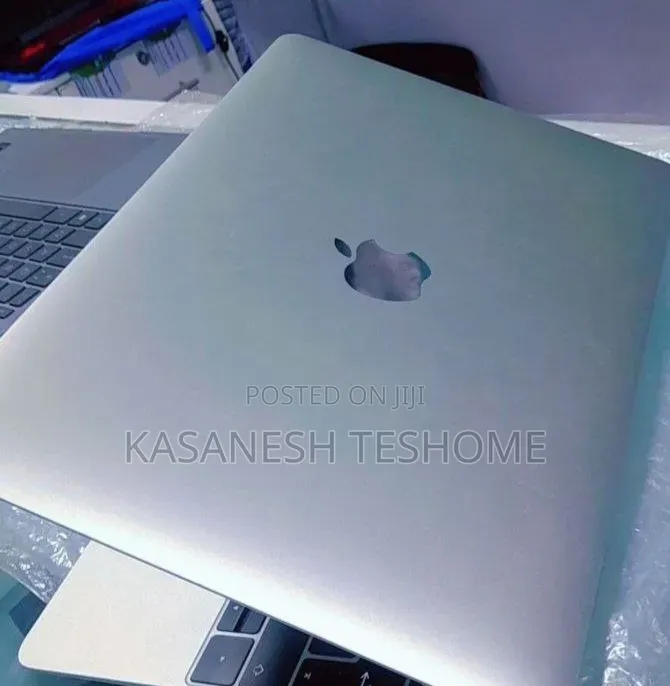 New Laptop Apple MacBook Pro 2015 8GB SSD 512GB