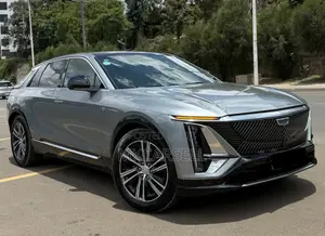 Cadillac Lyriq 100 kWh AWD 2023 Silver