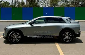 Cadillac Lyriq 100 kWh AWD 2023 Silver