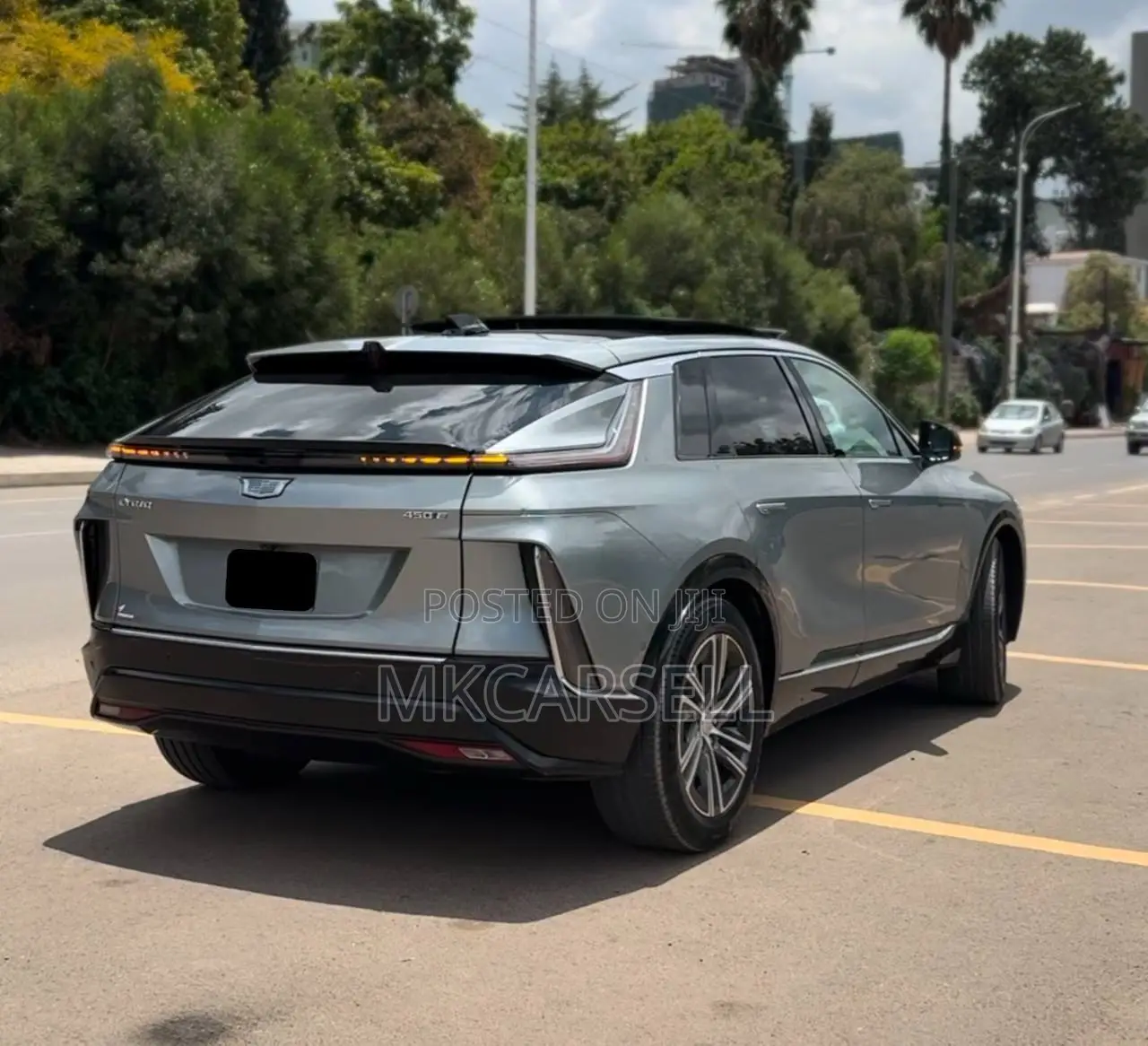 Cadillac Lyriq 100 kWh AWD 2023 Silver