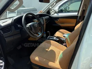 Toyota Fortuner 2023 White