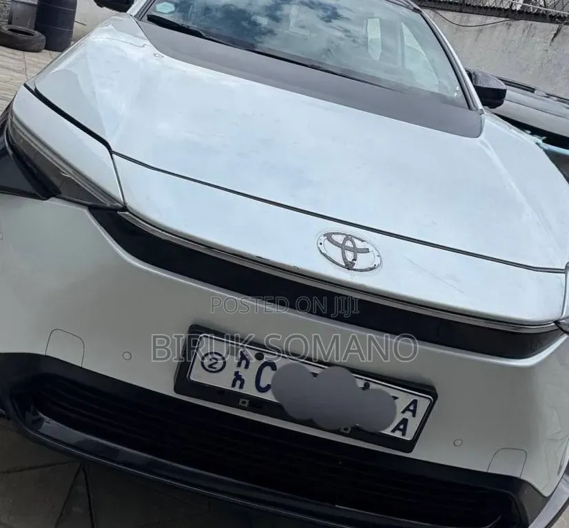 Toyota bZ4X 2023 Off white