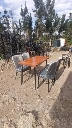 Dining Restaurant Chairs to Tables