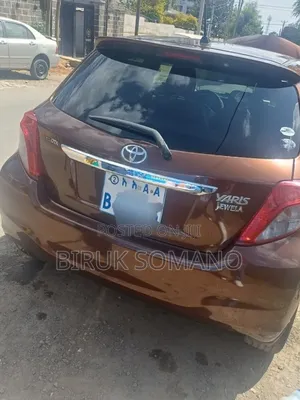Toyota Yaris 2012 Brown