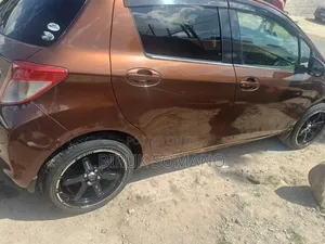 Toyota Yaris 2012 Brown
