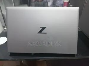 New Laptop HP ZBook Firefly G8 16GB Intel Core i5 SSD 512GB