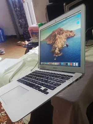 Laptop Apple MacBook 2012 4GB Intel Core i3 SSD 128GB
