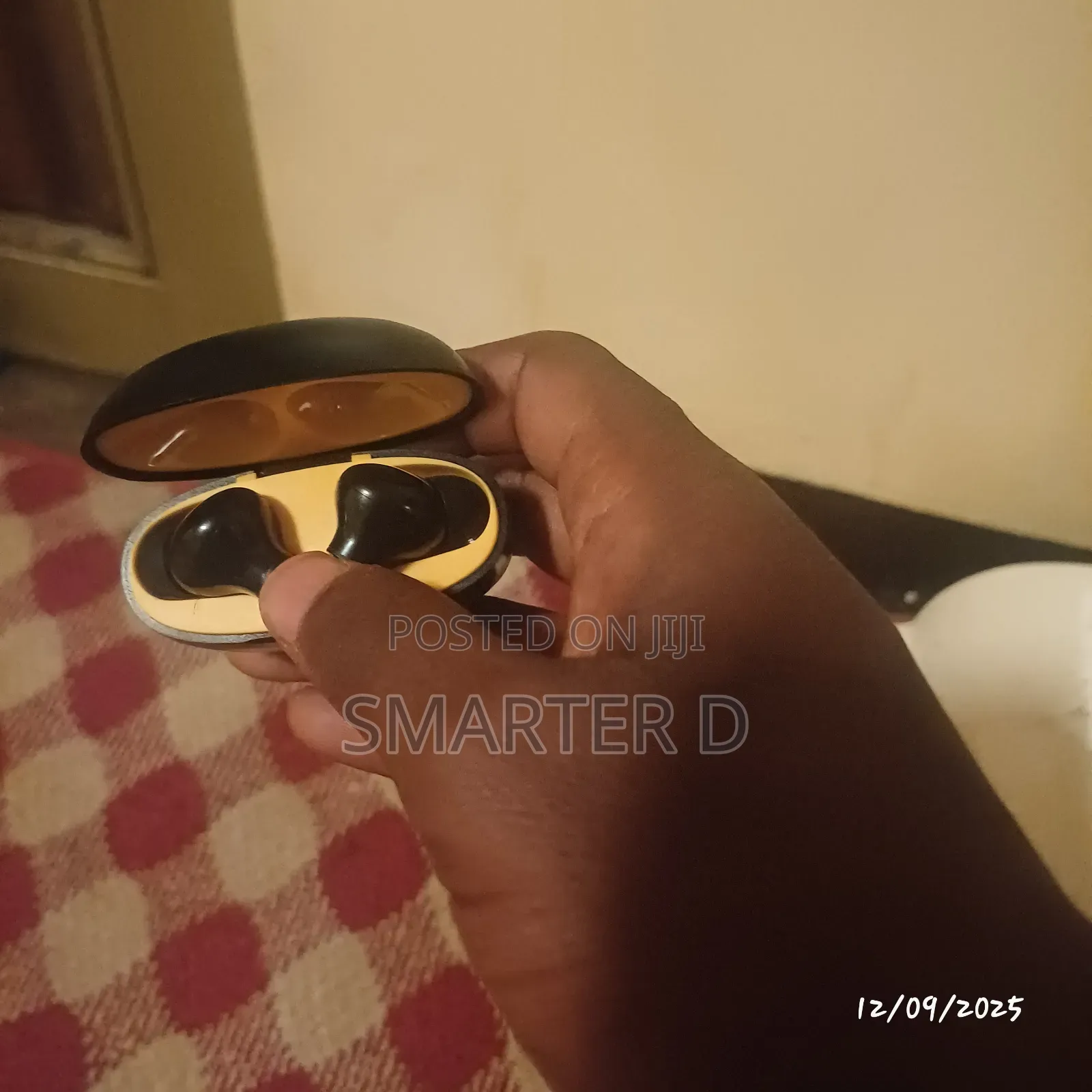 TWS Smart Ear Buds