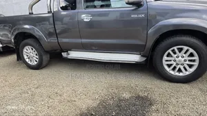 Toyota Hilux 2015 Gray