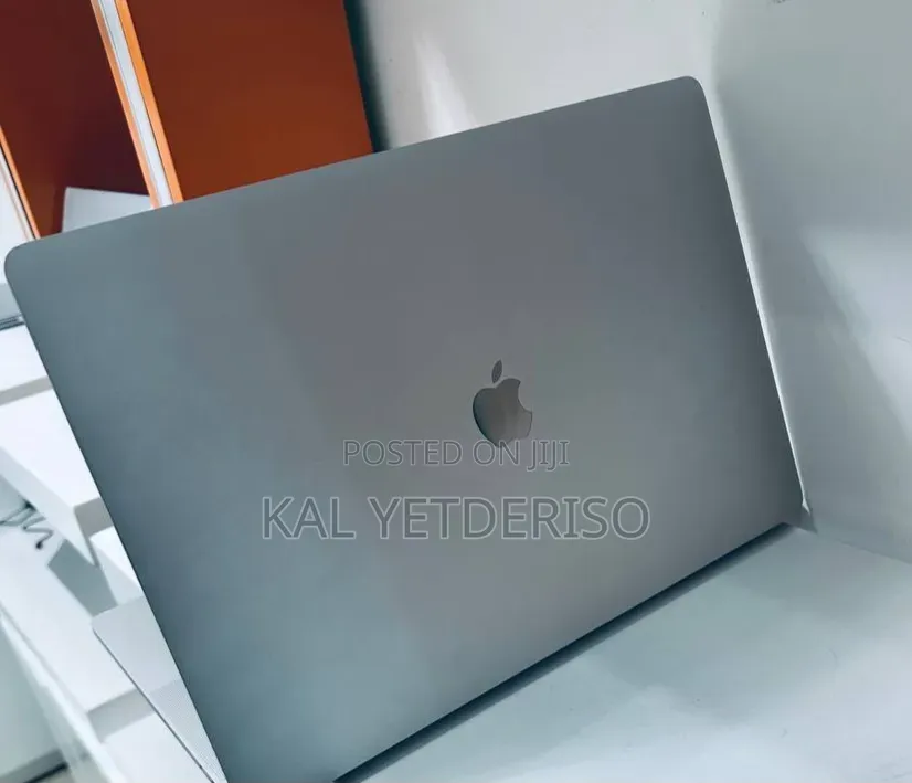 New Laptop Apple MacBook Pro 2019 16GB Intel Core i9 SSD 1T