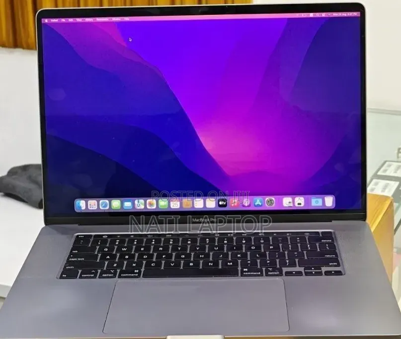 New Laptop Apple MacBook Pro 2018 32GB Intel Core i9 SSD 2T