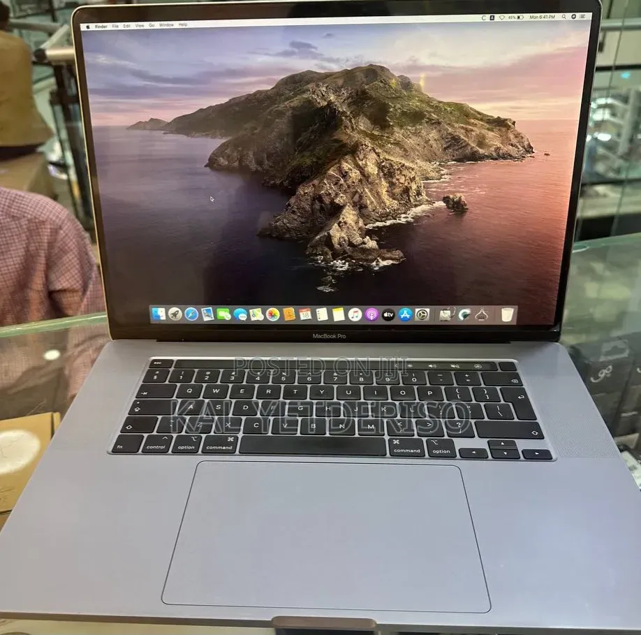 New Laptop Apple MacBook Pro 2019 2GB Intel Core i9 SSD 32GB