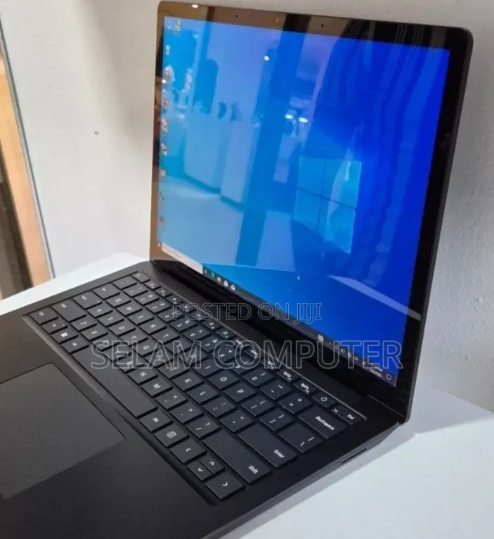 New Laptop Microsoft Surface 16GB Intel Core i7 SSD 512GB