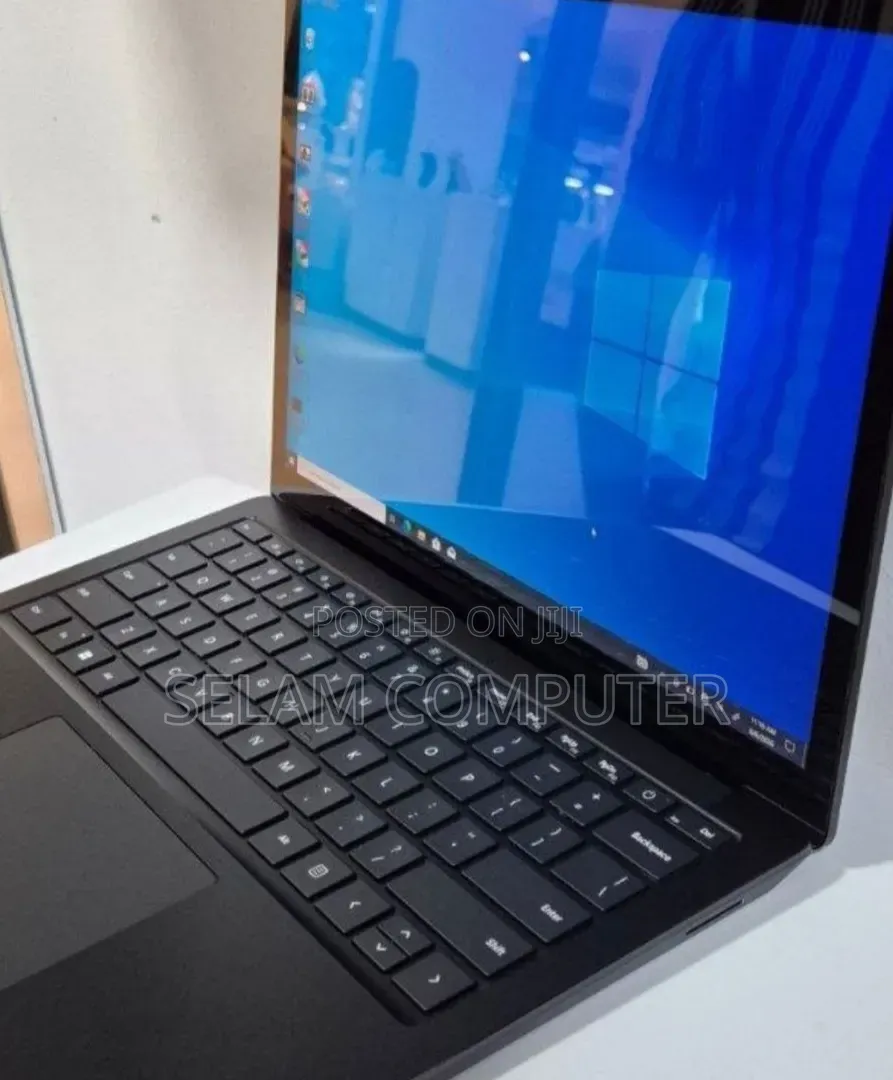 New Laptop Microsoft Surface 16GB Intel Core i7 SSD 512GB