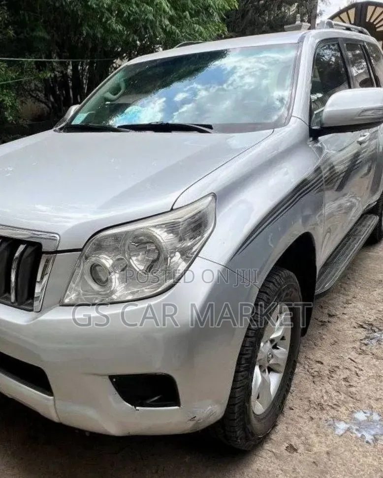 Toyota Land Cruiser Prado 2014 Silver