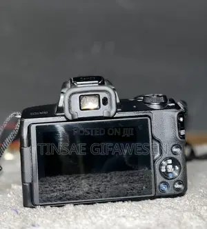 Canon Eos M50