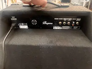 Bugera Ultrabass Bxd15 Professional 1000w Bass Combo Amp (Super Clean)