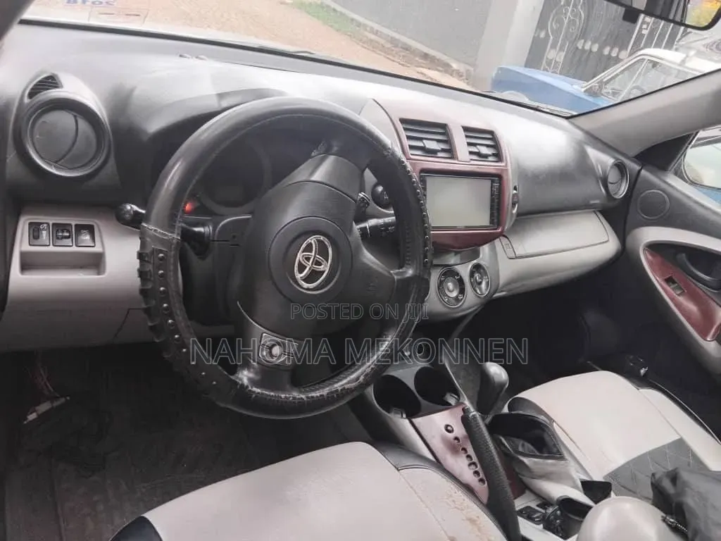 Toyota RAV4 2012 Silver