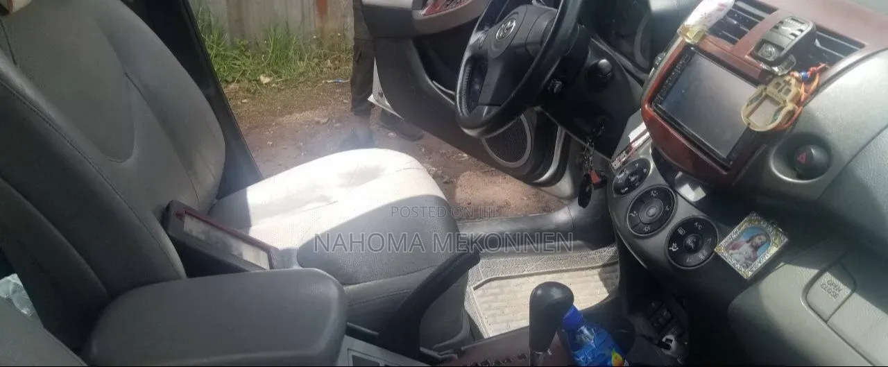 Toyota RAV4 2012 Silver