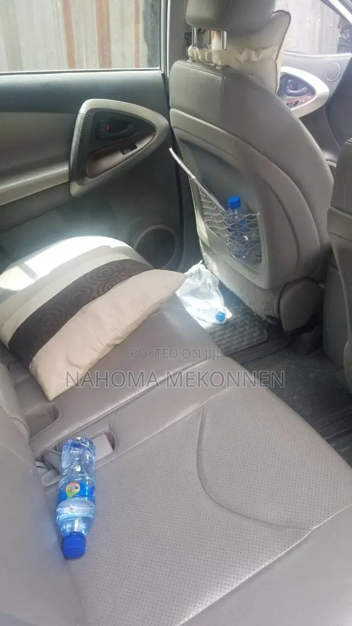 Toyota RAV4 2012 Silver